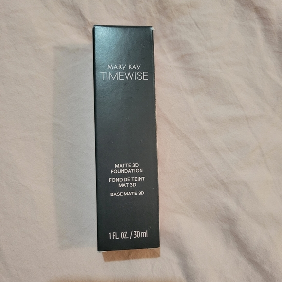 NIB Mary Kay TimeWise matte 3D foundation - Picture 2 of 5